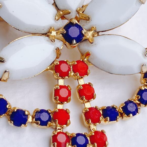 VTG Mid Century Milk Glass Red Blue Rhinestone Patriotic Brooch 1950s Gold Tone - Picture 4 of 7